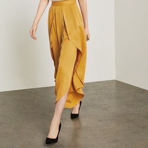 BCBG ruffle drape asymmetrical pants, size M